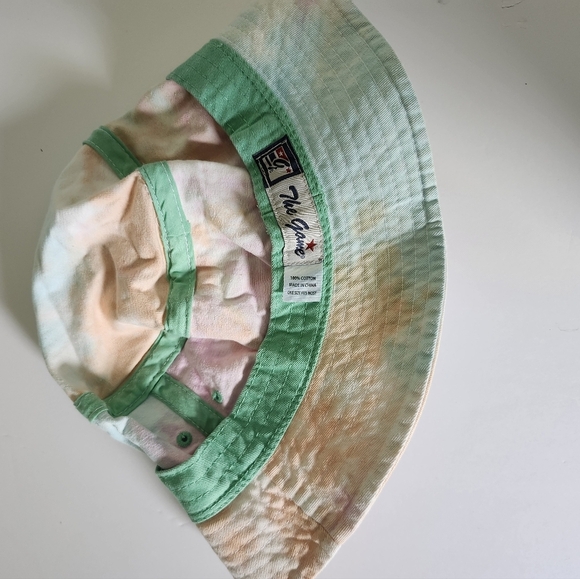 Tie-Dye Bucket Hat Pastel Colors One Size Fits Most - Picture 4 of 6